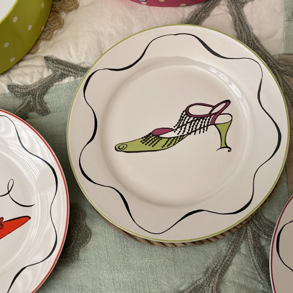 NIB Rosanna 4 salad plates in a box. Fun pattern with shoes - Picture 4 of 9